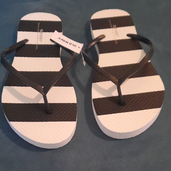 Old Navy Black and White Striped Sandals - Picture 1 of 4